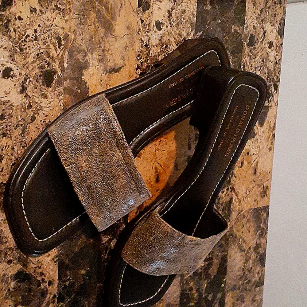 Sandals - Picture 1 of 1